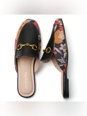 Floral Mutlticolor & Black NEW Slip On Mules with Goldtone Buckle NEW Sz 7